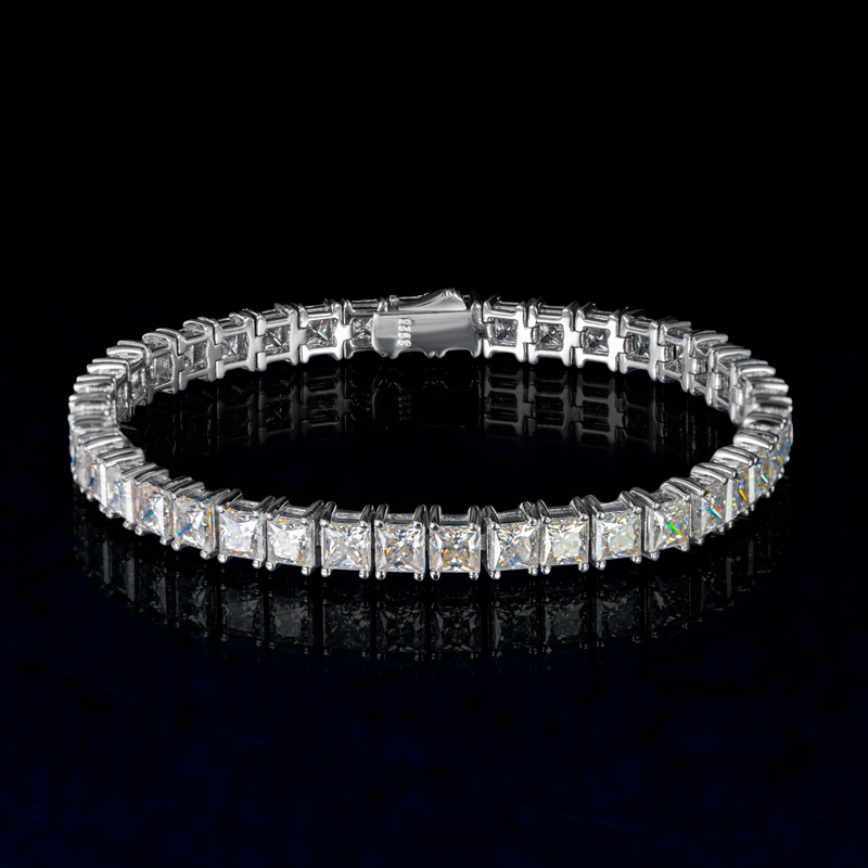 Helloice 4mm Moissanite Princess Cut Tennis Bracelet in S925 Sterling Silver
