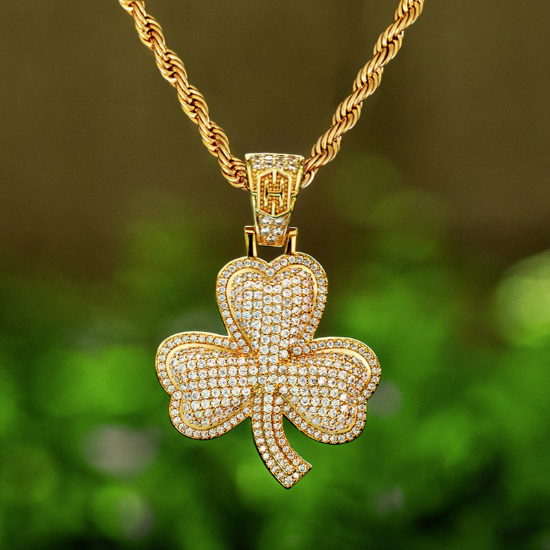 Helloice Iced Clover Pendant in Gold
