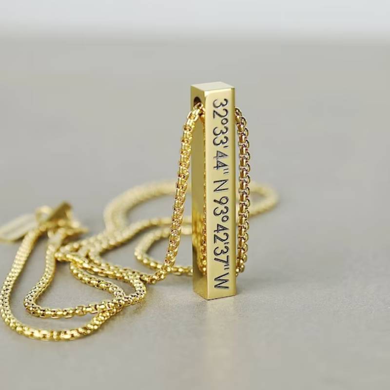 Helloice Personalized 4-Sides Engraved 3D Bar Stainless Steel Pendant in Gold