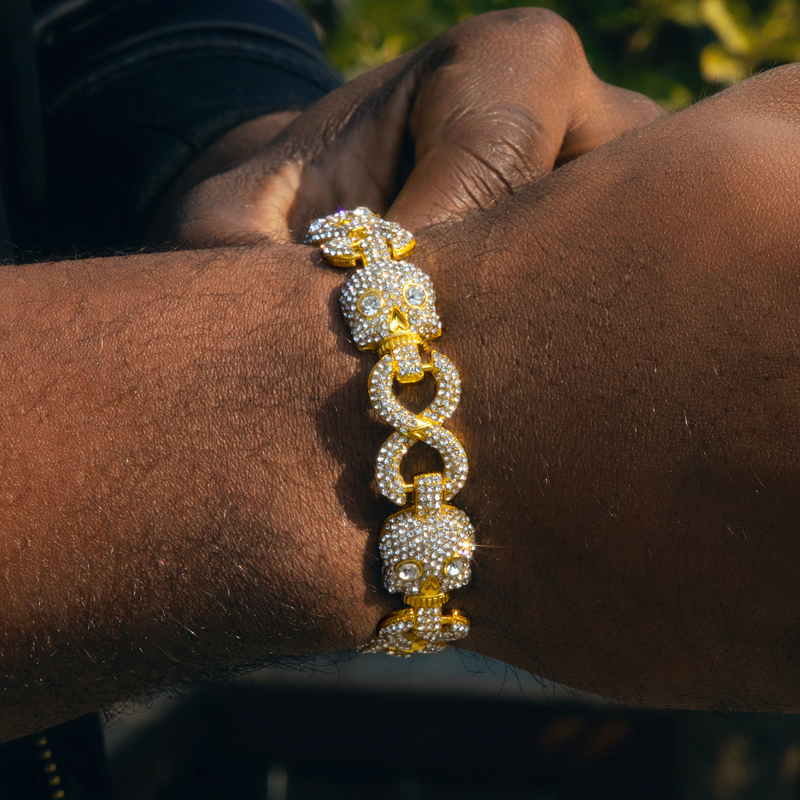 Helloice 8'' Iced Skull Head Infinity Link Bracelet in Gold