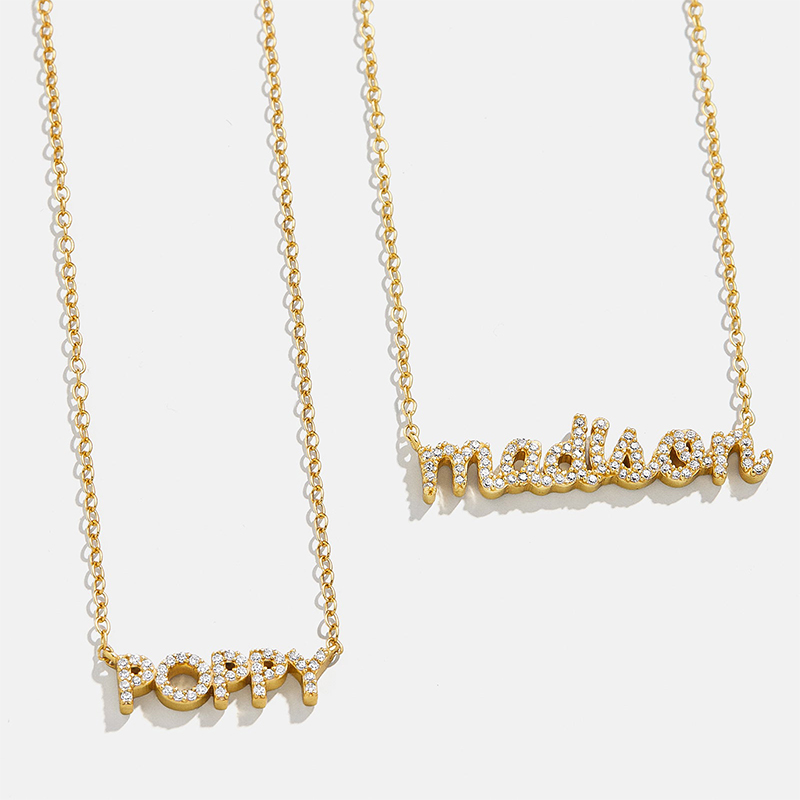 Helloice Customized Pavé Nameplate Necklace