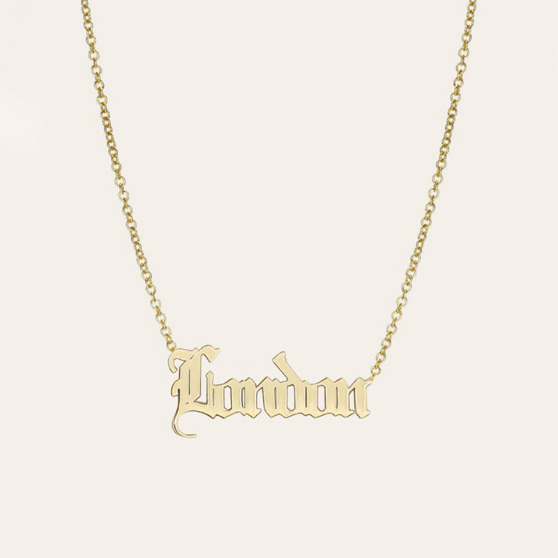 Helloice Customized Gothic Name Necklace