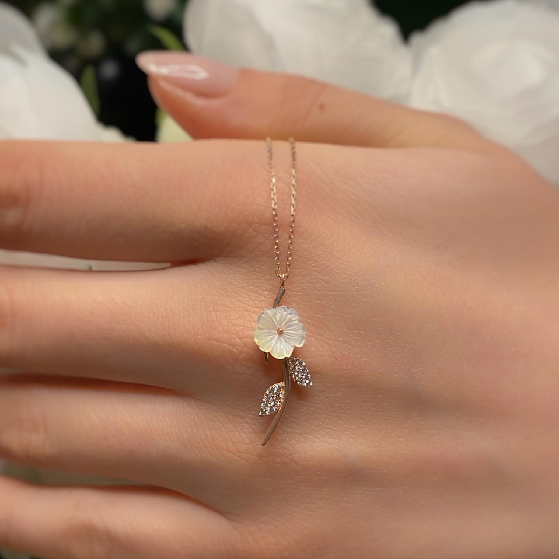Helloice Magnolia Rose Necklace