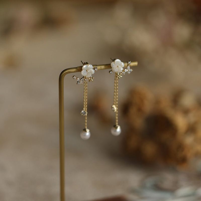 Helloice White Flower Pearl Drop Earrings