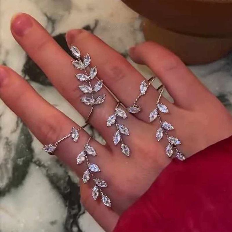 Helloice Diamond Leaf Wrapped Open Ring