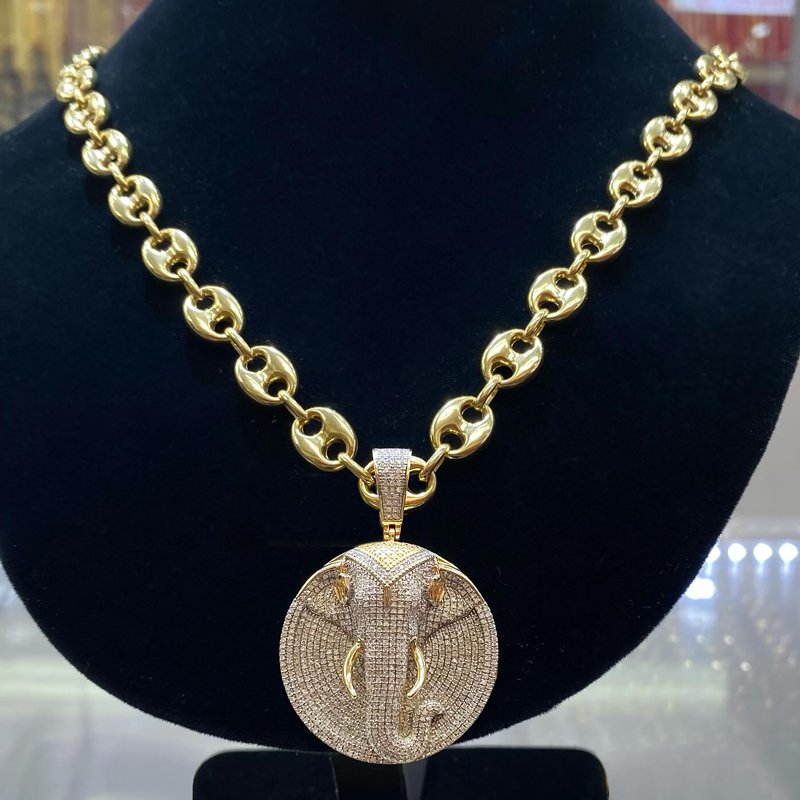 Helloice Elephant Disc Pendant in White Gold