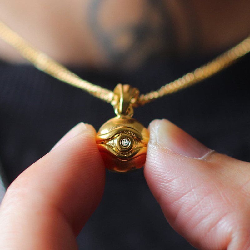 Helloice Eye of Horus Pendant