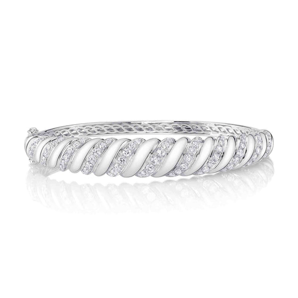 1.92CT DIAMOND RIBBED BANGLE