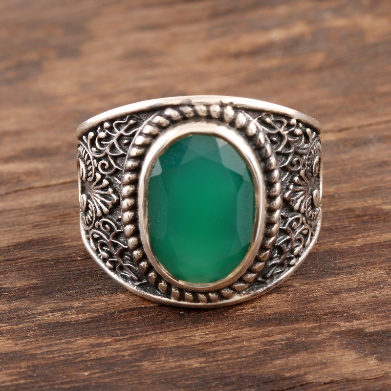 6-Carat Men's Green Onyx Ring from India, "Elite Green"