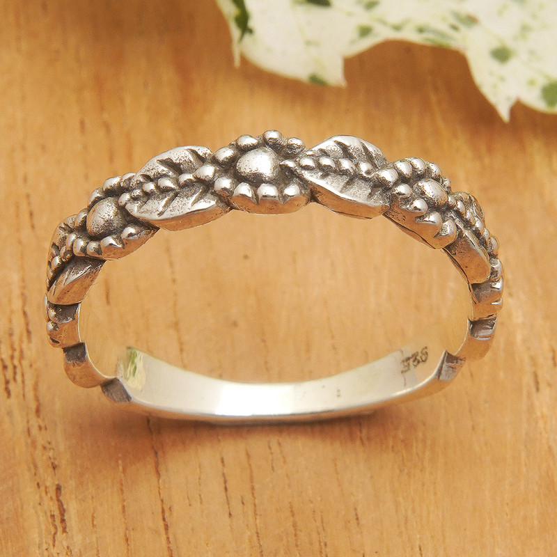 Vine Leaf-Themed Sterling Silver Band Ring from Bali, "Vine Grandeur"