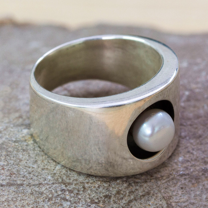 Modern Taxco 925 Silver Cultured Pearl Single Stone Ring, "Classic and Modern"
